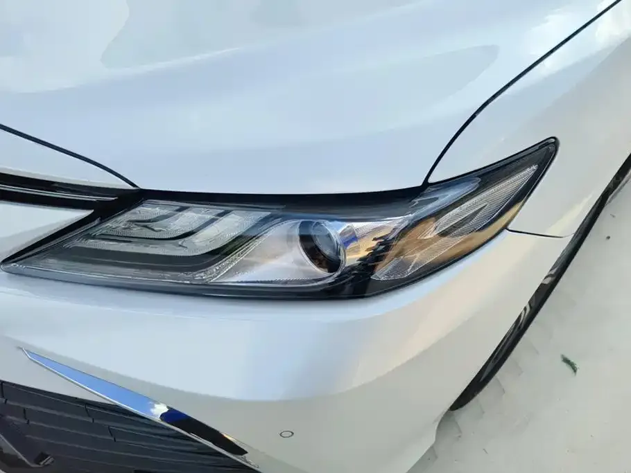 Toyota Camry — фото 4