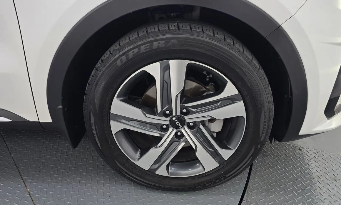 Kia Sorento — фото 10