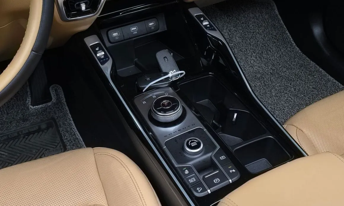 Kia Sorento — фото 5