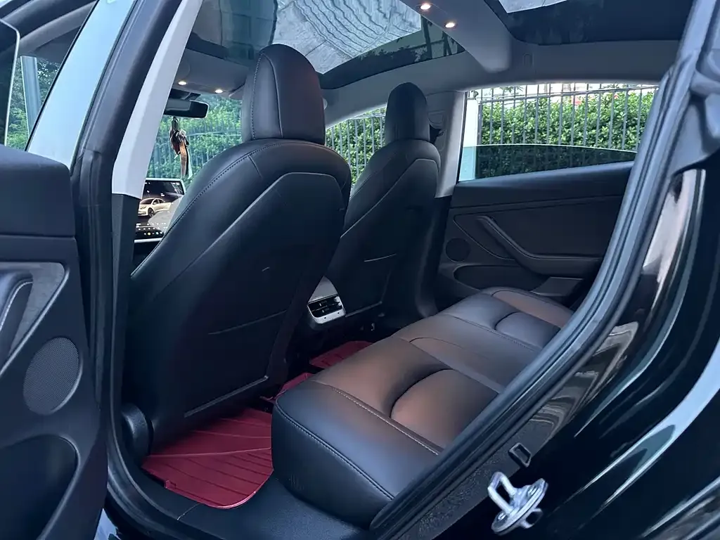 Tesla Model 3 — фото 4