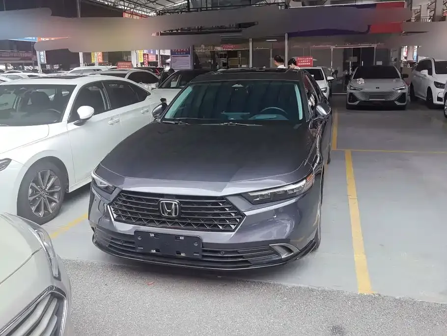 Honda Accord — фото 9