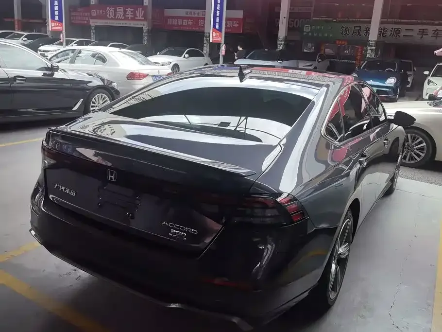 Honda Accord — фото 10