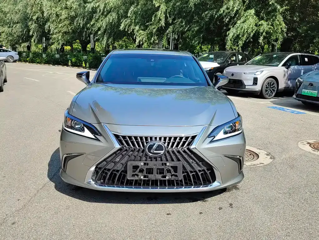 Lexus ES — фото 9