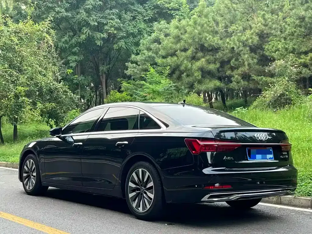 Audi A6L — фото 9