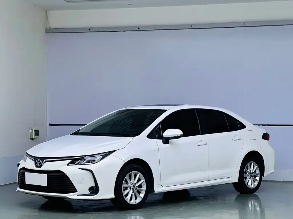 Toyota Corolla — фото 1