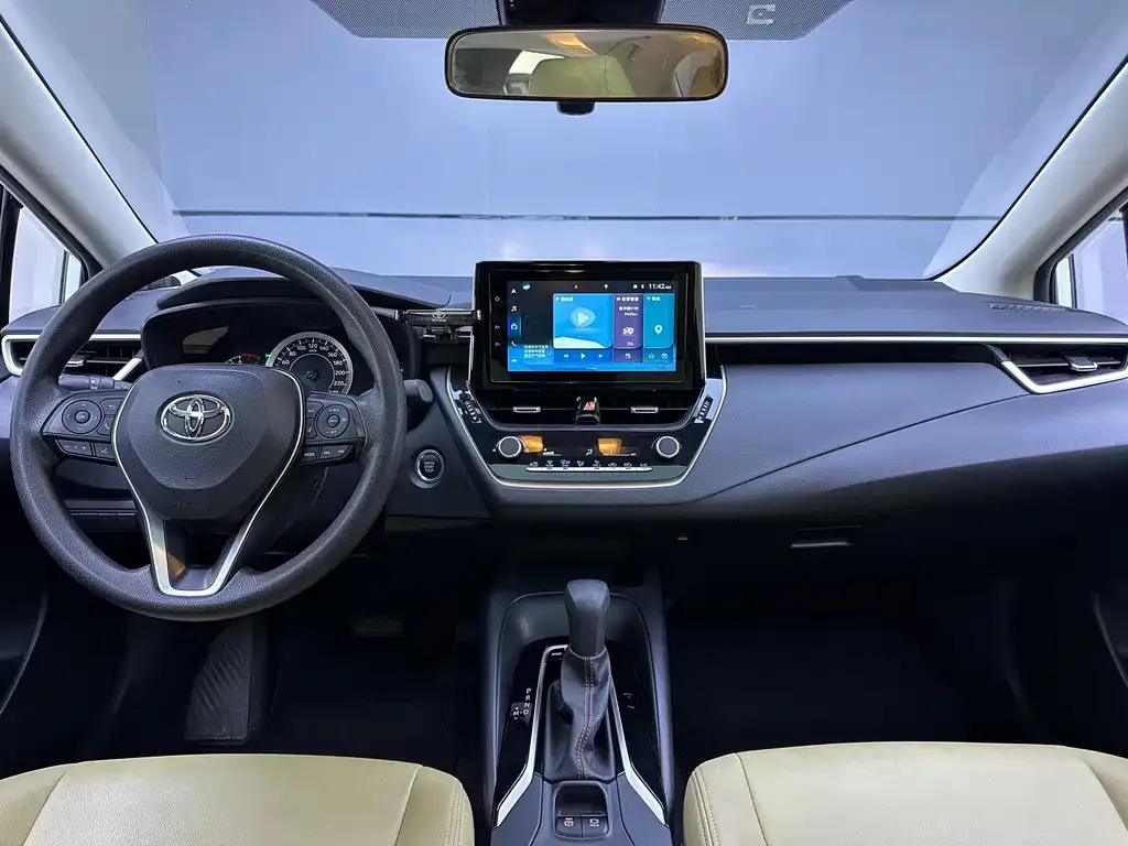 Toyota Corolla — фото 10