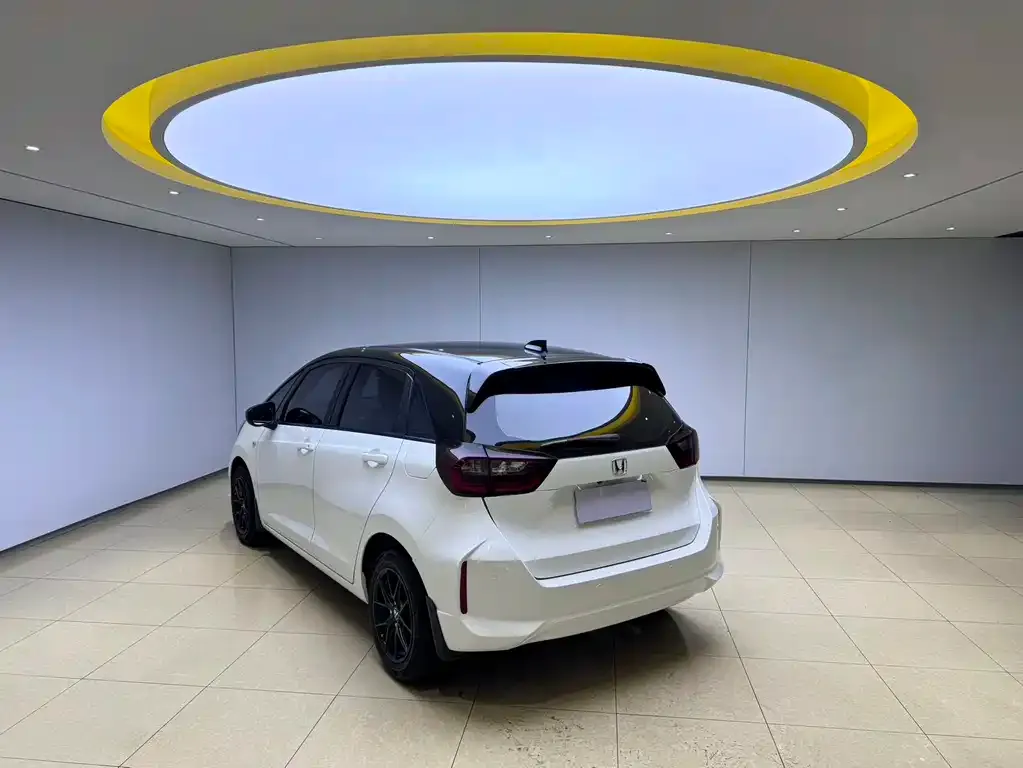 Honda Fit — фото 8