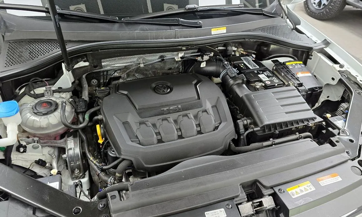 Volkswagen Tiguan — фото 10