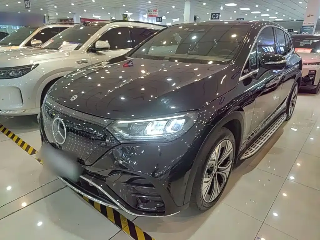 Mercedes-Benz EQE SUV — фото 2