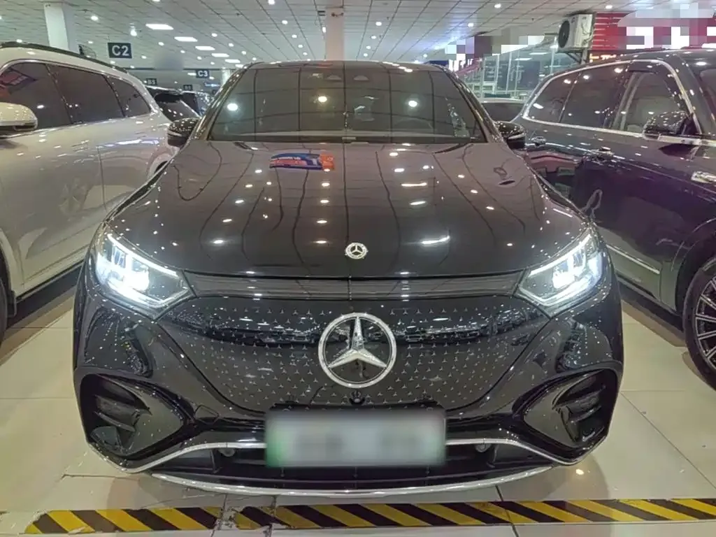 Mercedes-Benz EQE SUV — фото 7