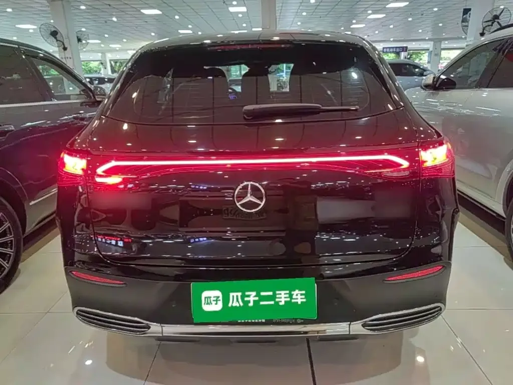 Mercedes-Benz EQE SUV — фото 3