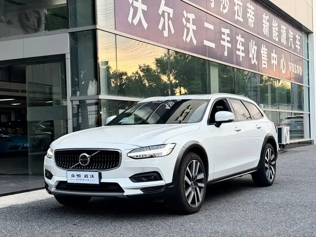 Volvo V90 — фото 1
