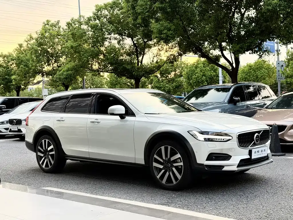 Volvo V90 — фото 10