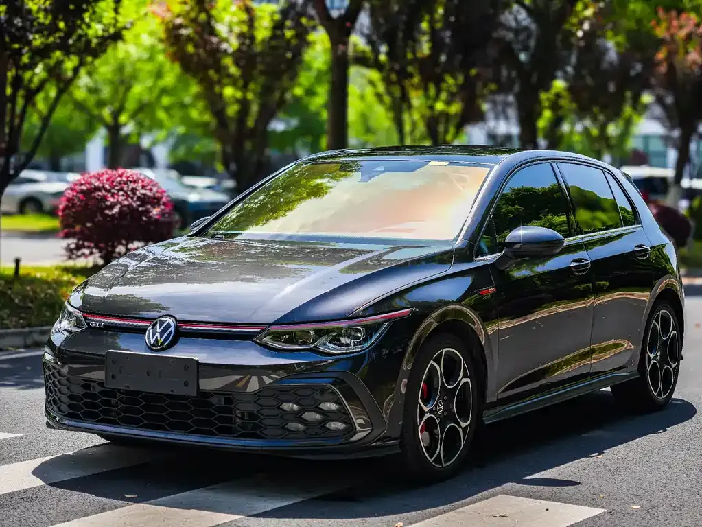 Volkswagen Golf GTI — фото 1