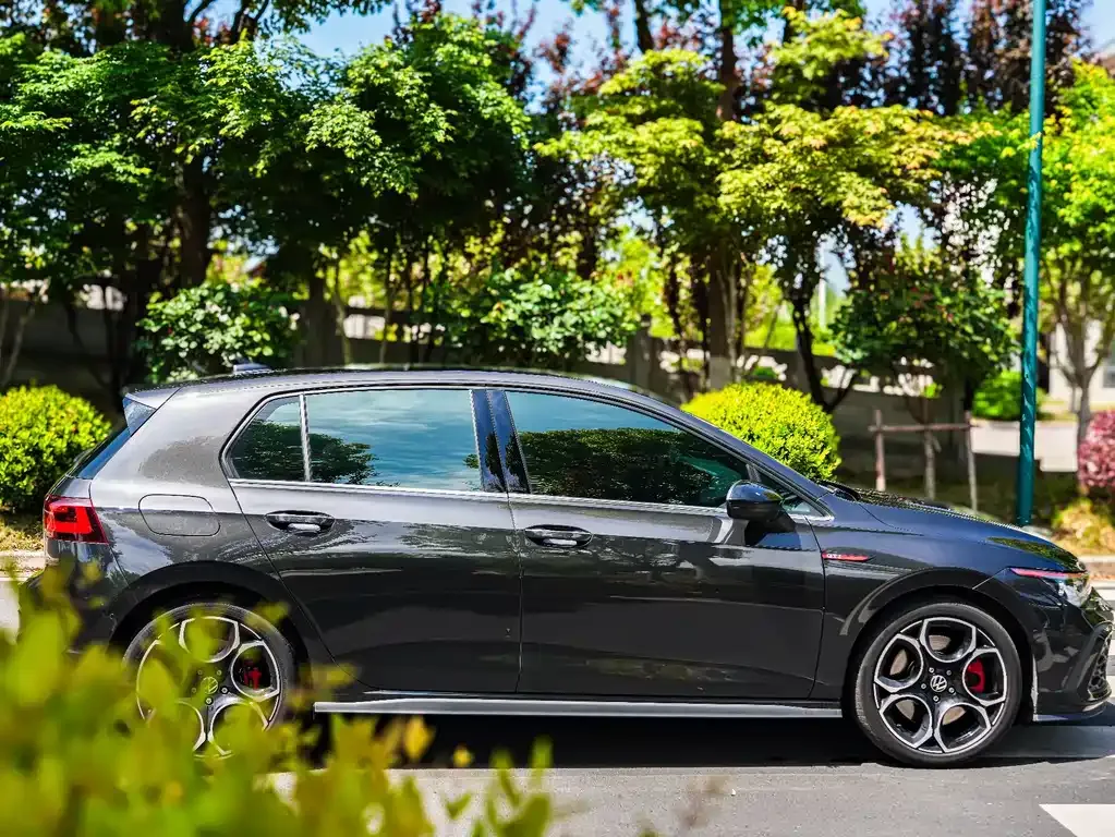 Volkswagen Golf GTI — фото 5