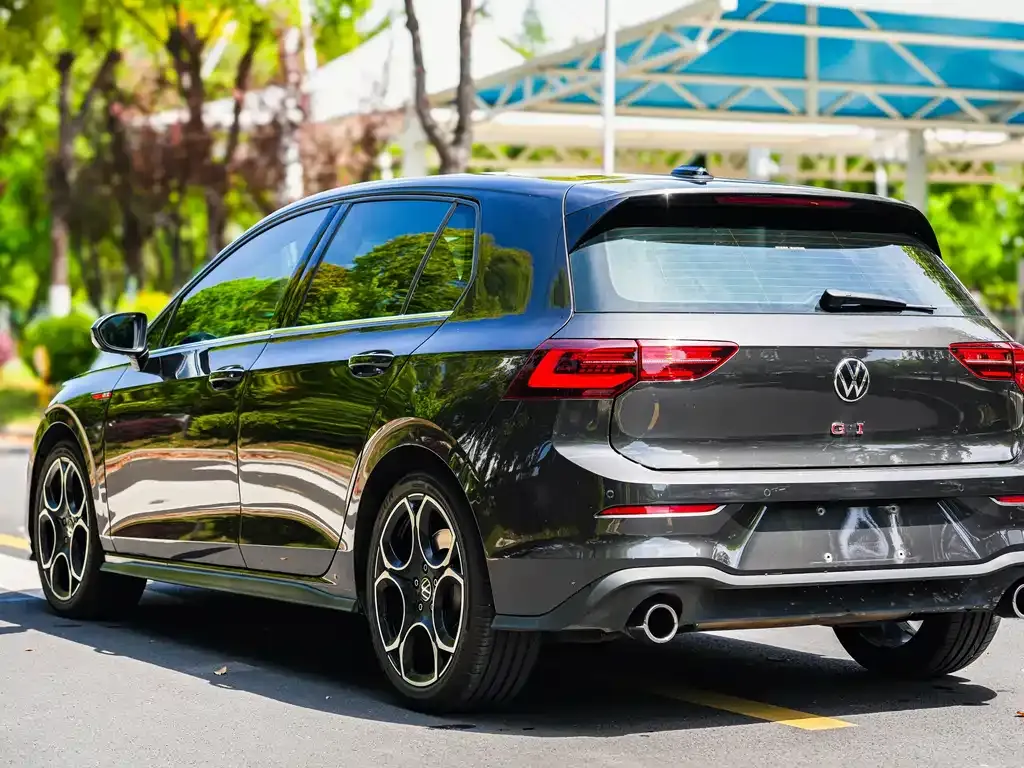 Volkswagen Golf GTI — фото 7