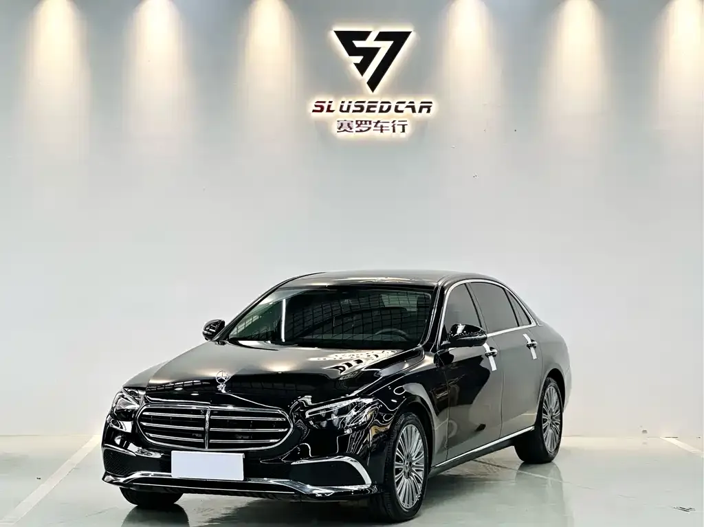 Mercedes-Benz E-Class — фото 1