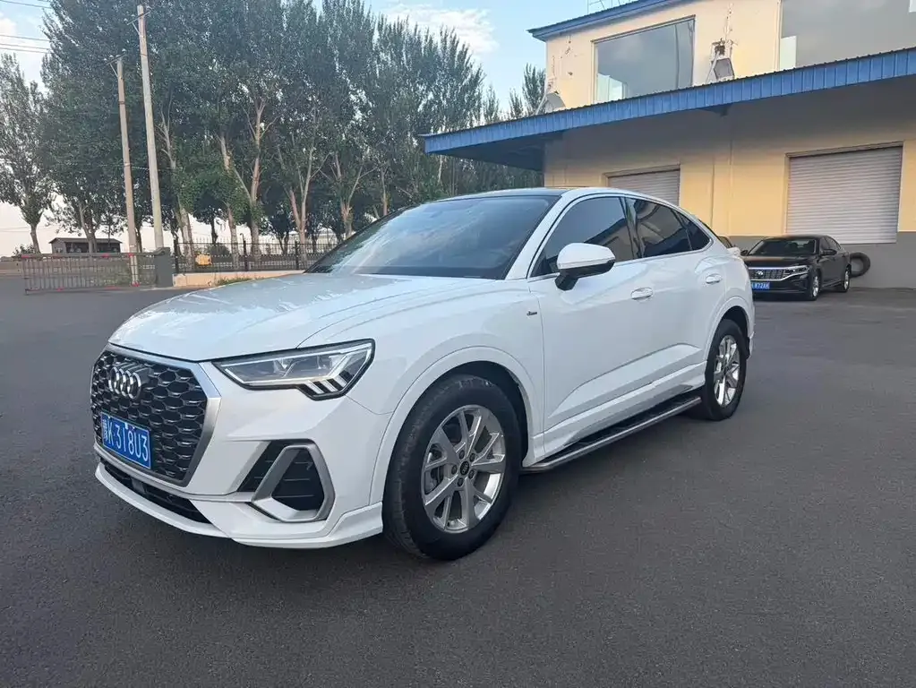 Audi Q3 Sportback — фото 1