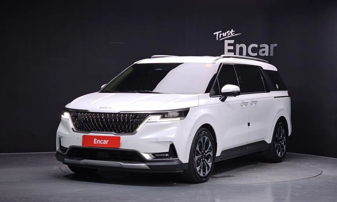 Kia Carnival — фото 1