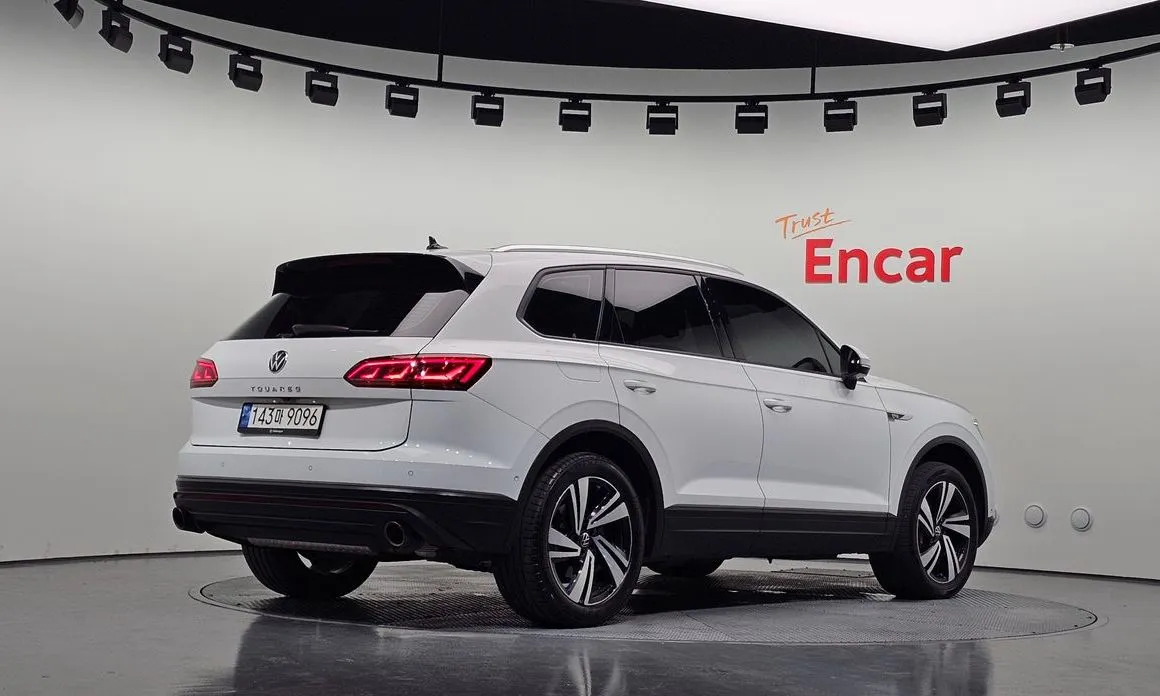 Volkswagen Touareg — фото 2