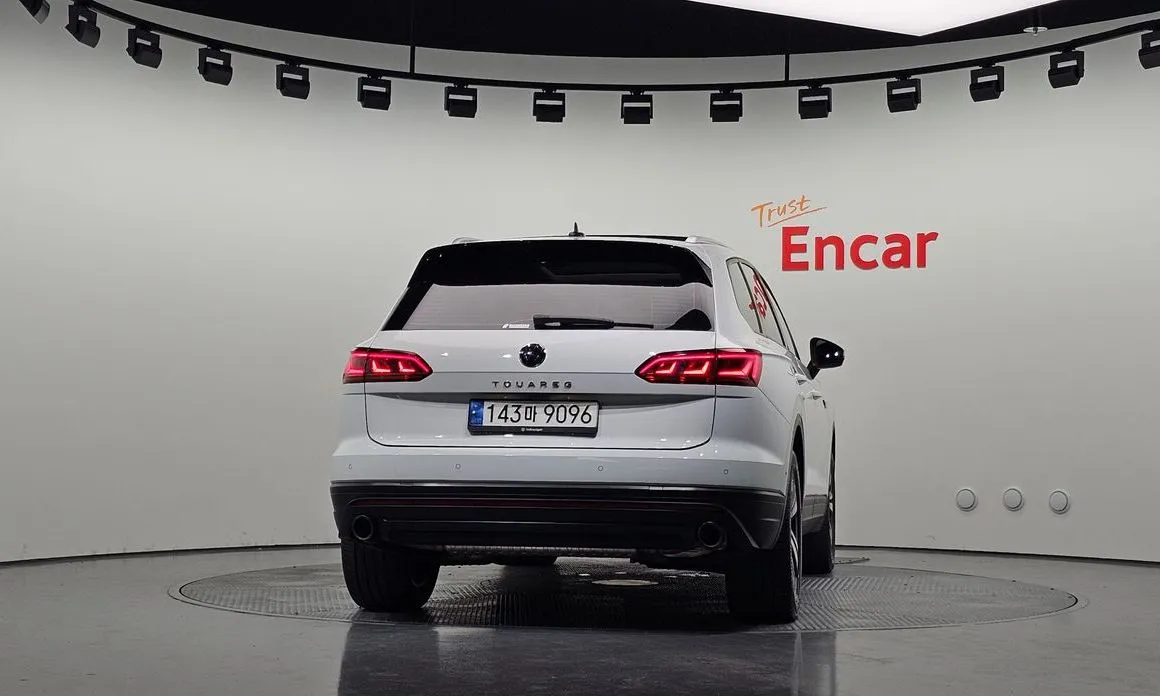 Volkswagen Touareg — фото 6