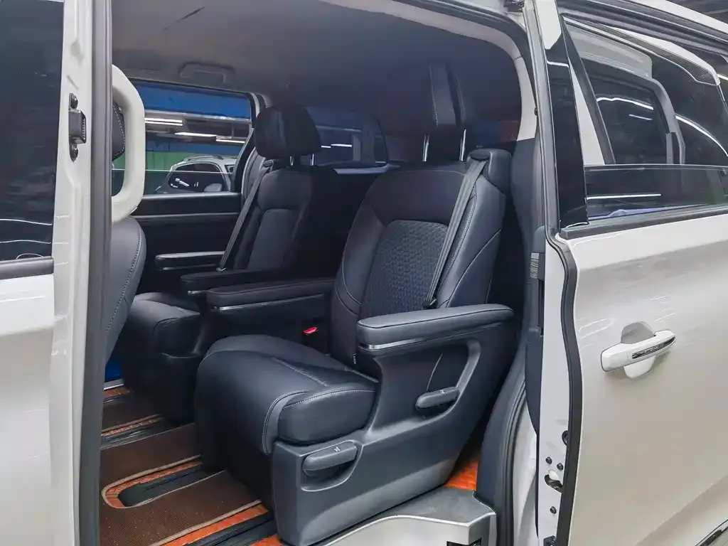 GAC Motor Trumpchi M8 — фото 3