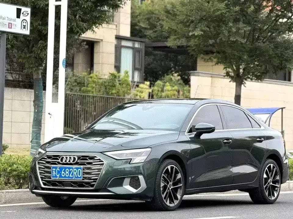 Audi A3 — фото 1