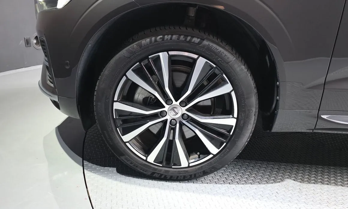 Volvo XC60 — фото 10