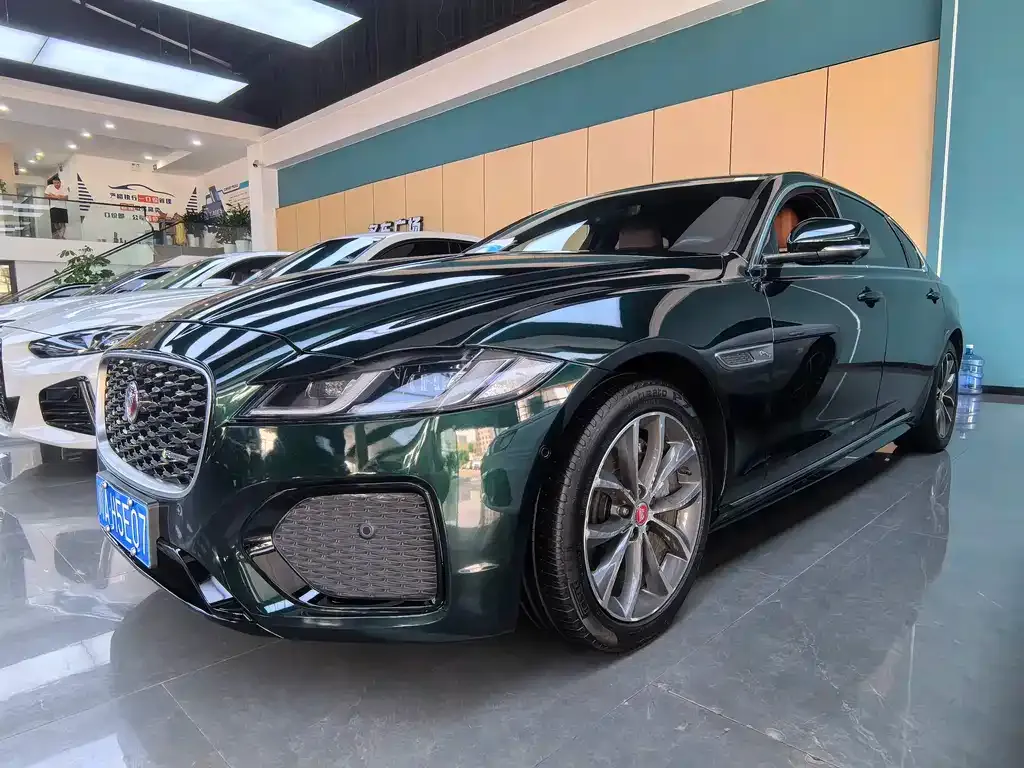 Jaguar XFL — фото 1