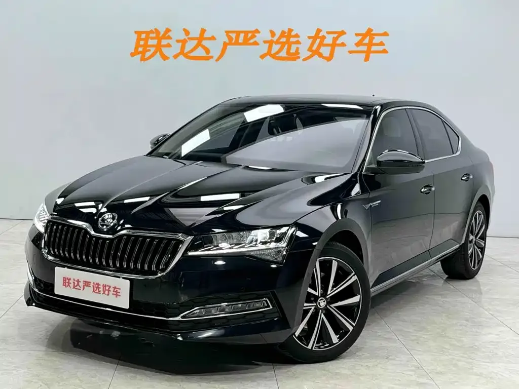Skoda Superb — фото 1