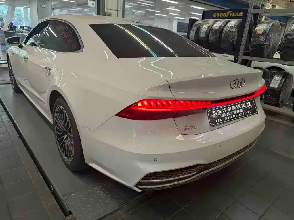 Audi A7L — фото 3