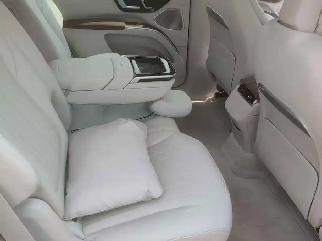 Mercedes-Benz EQS SUV — фото 4