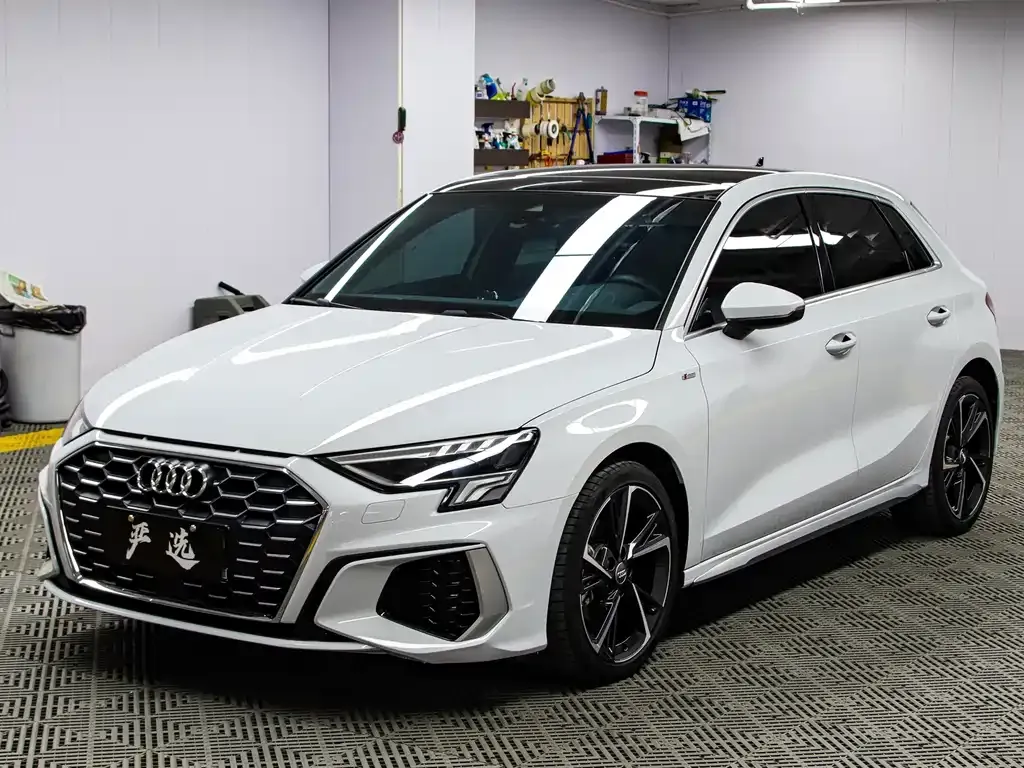 Audi A3 — фото 1
