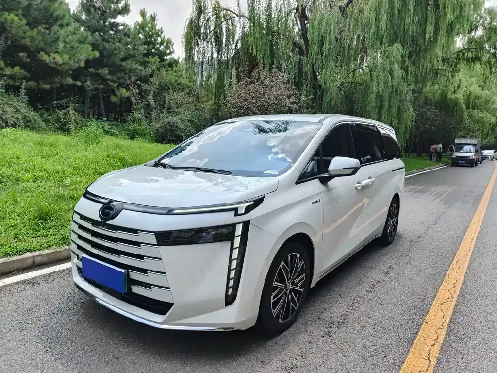 GAC Motor 传祺E8 PHEV — фото 1