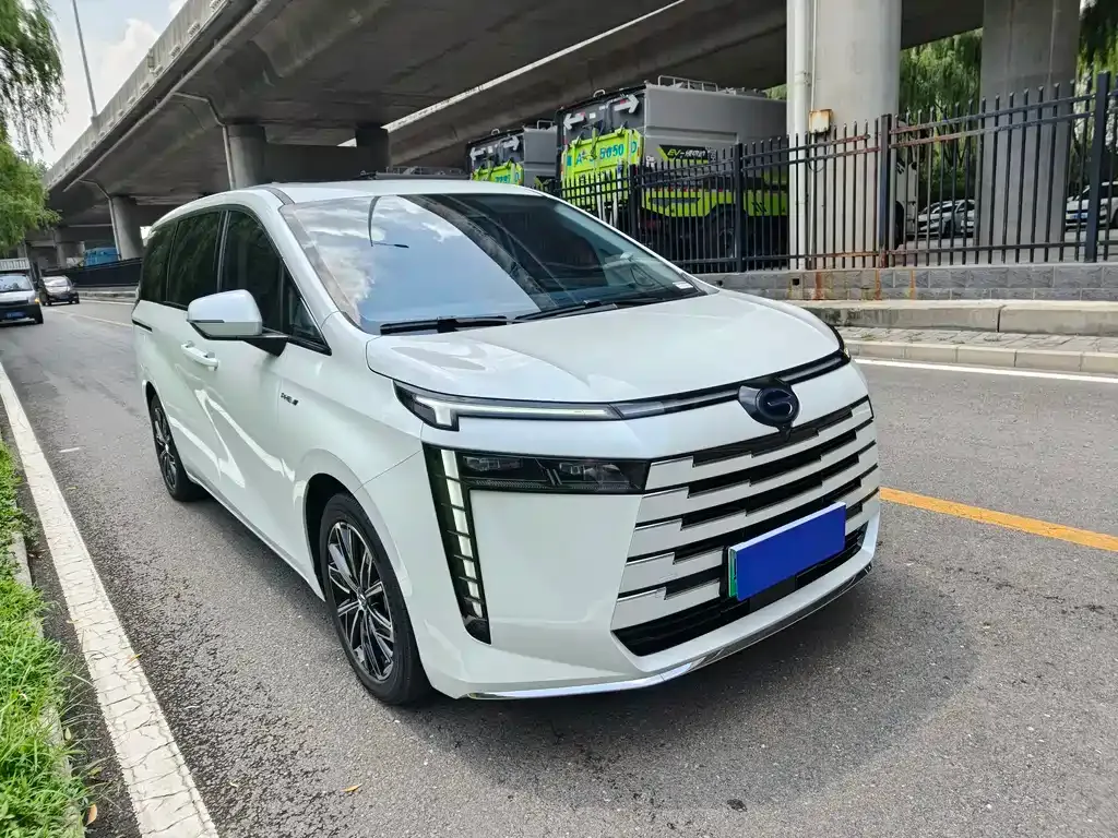 GAC Motor 传祺E8 PHEV — фото 10