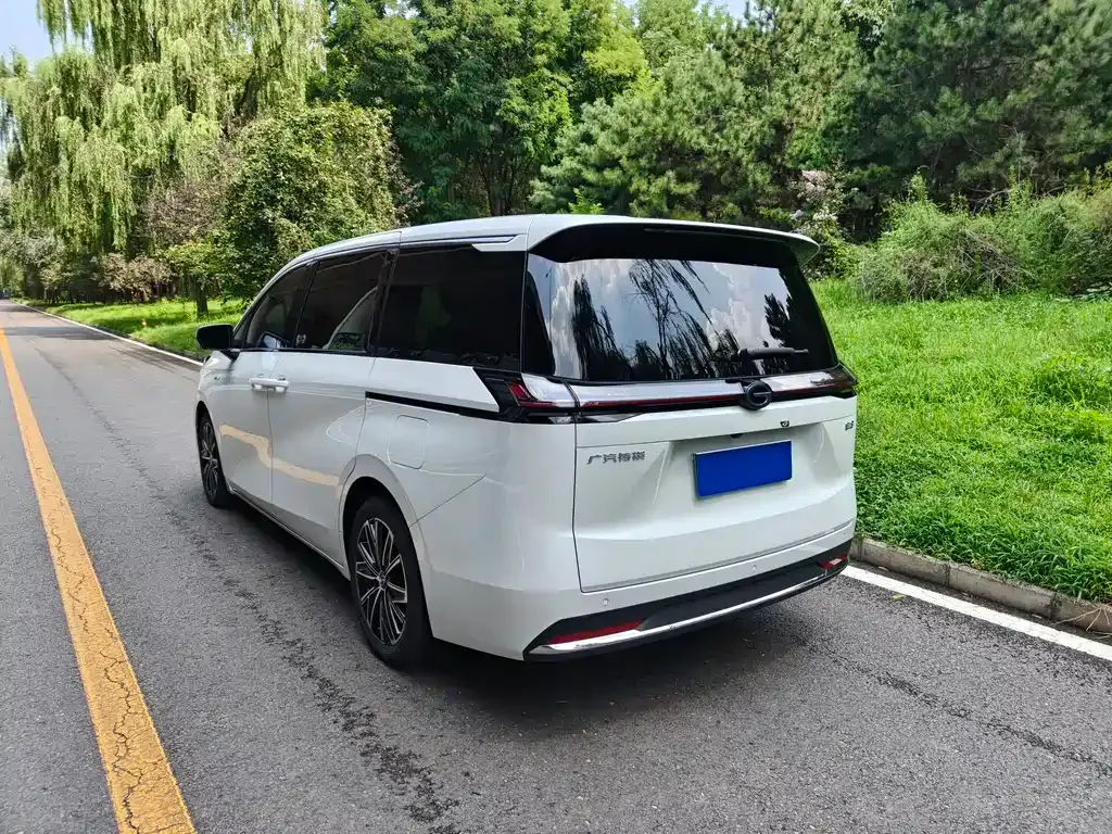 GAC Motor 传祺E8 PHEV — фото 7