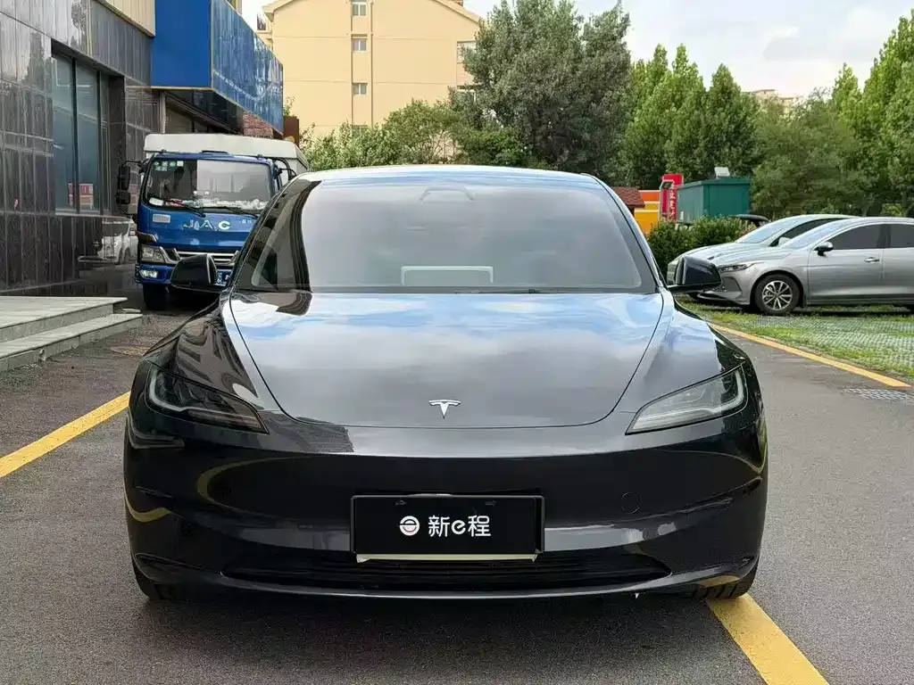Tesla Model 3 — фото 6
