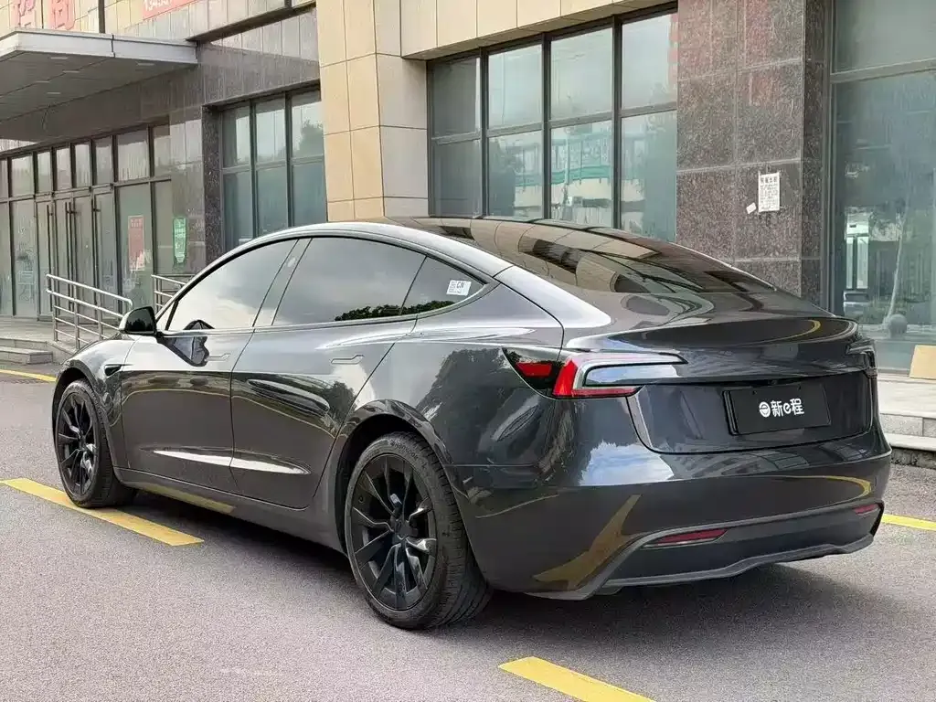 Tesla Model 3 — фото 2