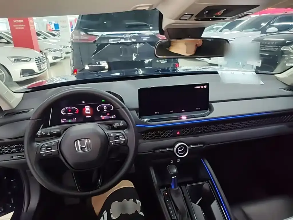 Honda Accord — фото 9