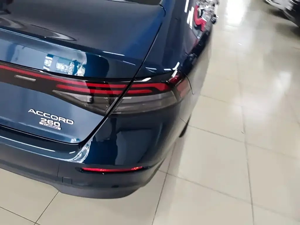 Honda Accord — фото 6