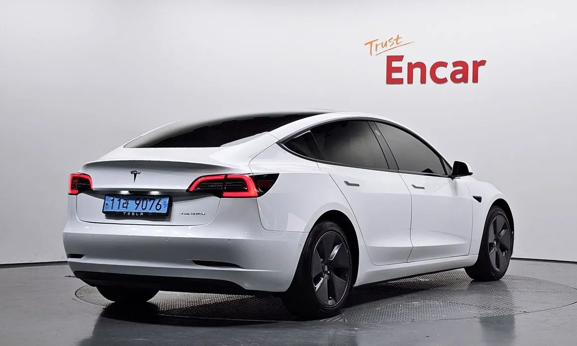 Tesla Model 3 — фото 7
