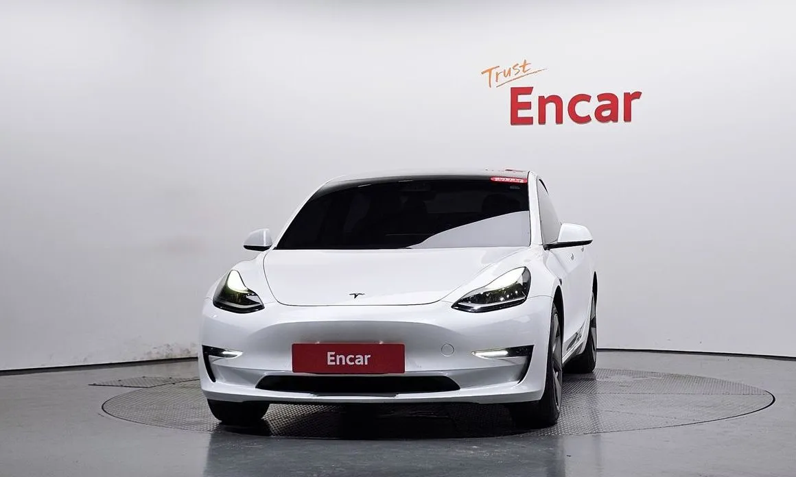 Tesla Model 3 — фото 3