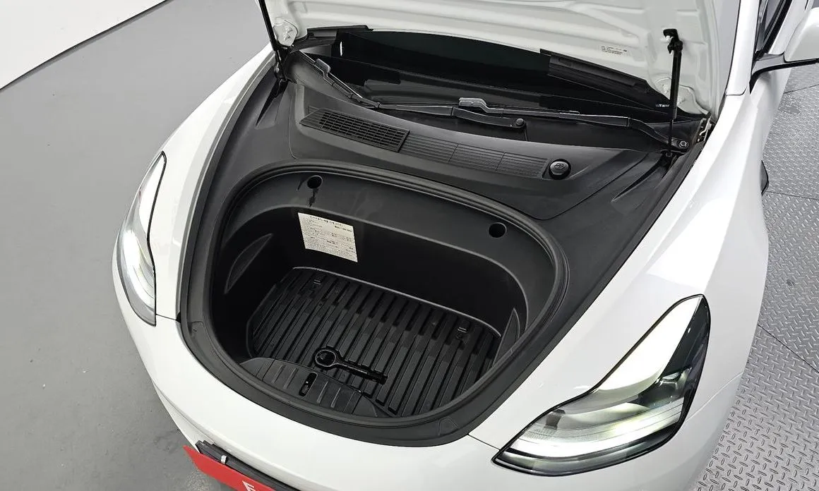 Tesla Model 3 — фото 10