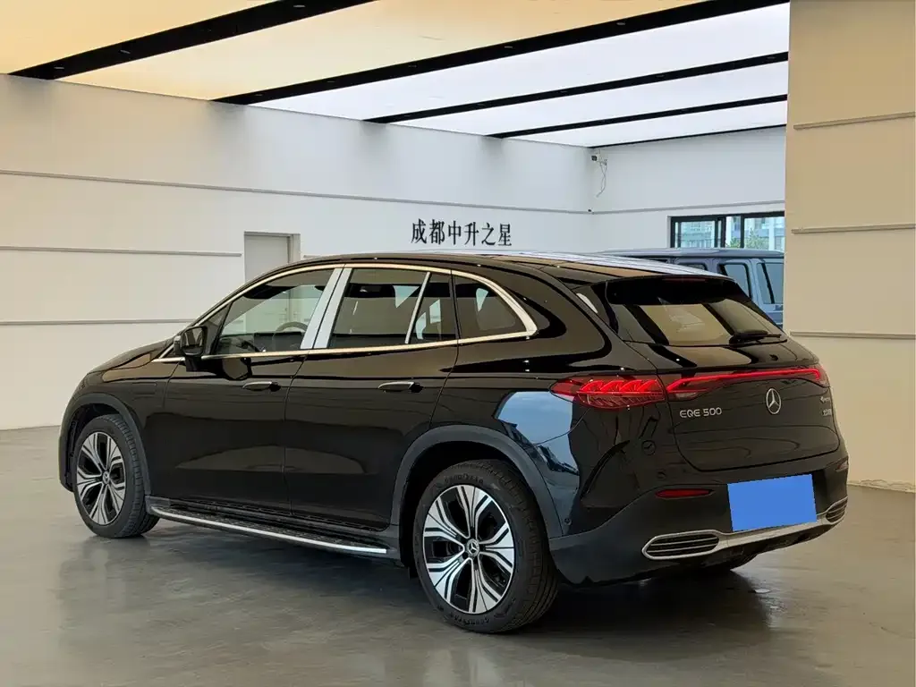 Mercedes-Benz EQE SUV — фото 8