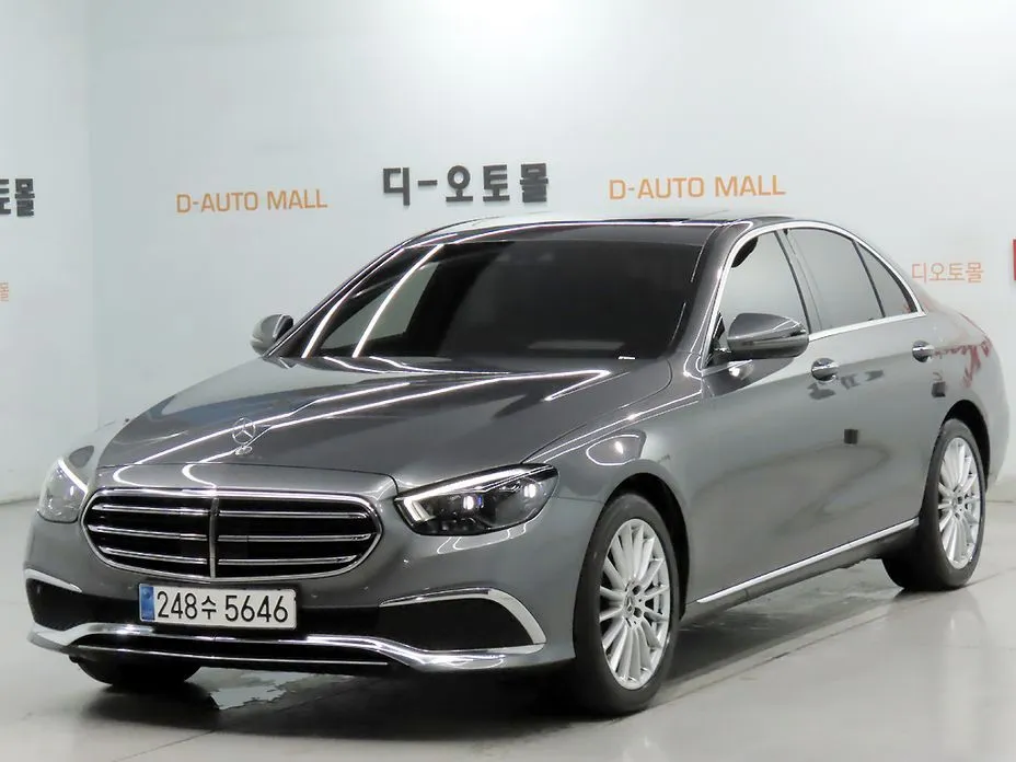 Mercedes-Benz E-Class — фото 1