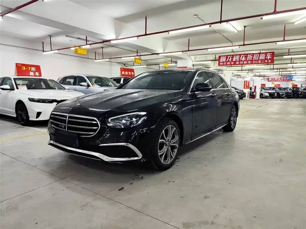 Mercedes-Benz E-Class — фото 1