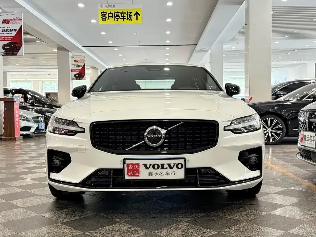 Volvo S60 — фото 5