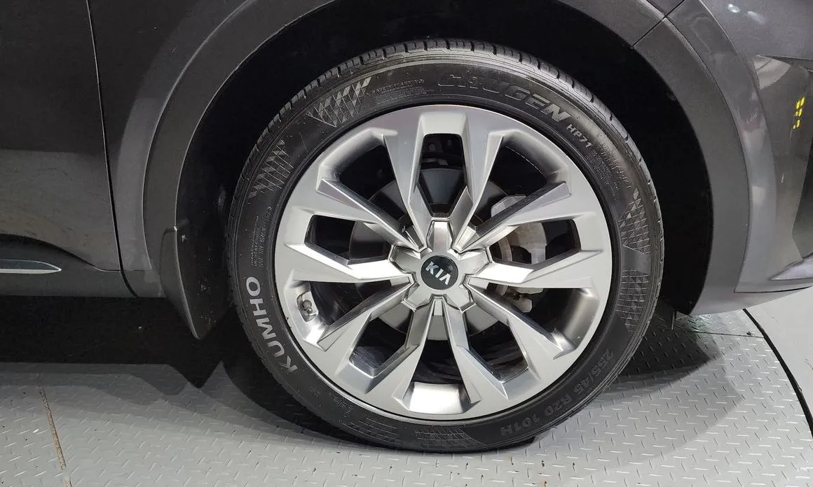 Kia Sorento — фото 7