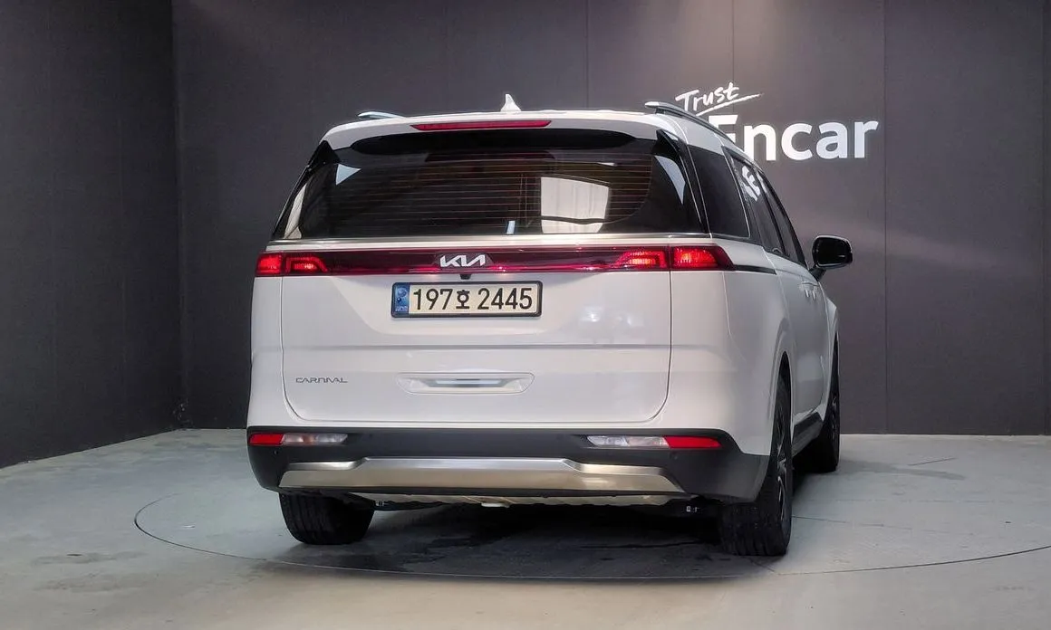 Kia Carnival — фото 10