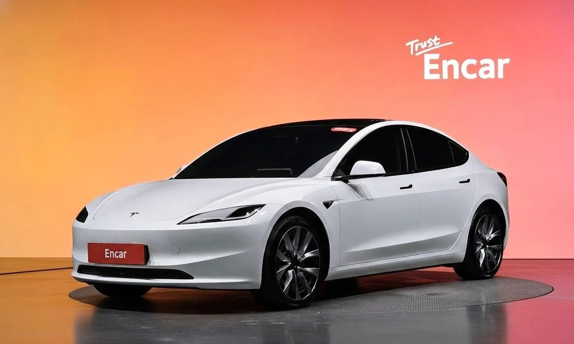 Tesla Model 3 — фото 1